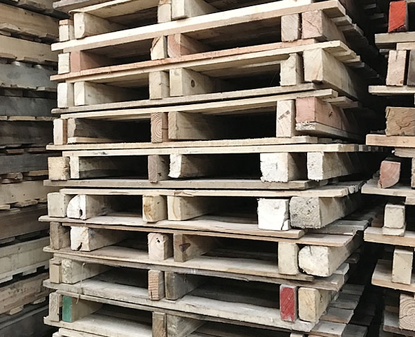 合肥木托盤與免熏蒸托盤之間存在什么區別? 合肥木托盤與免熏蒸托盤之間存在什么區別?